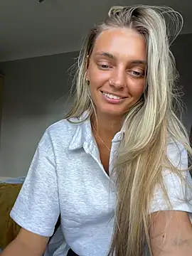 IndiaHughesUkx Live chatroom