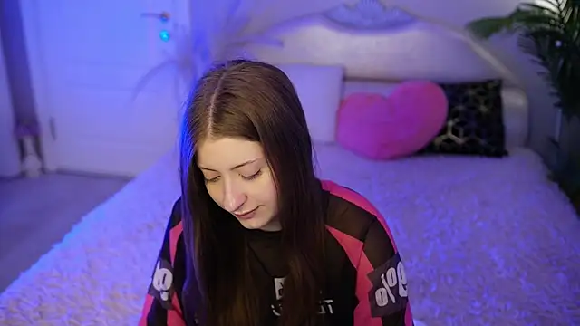 Živá chatovací místnost emilyyboo