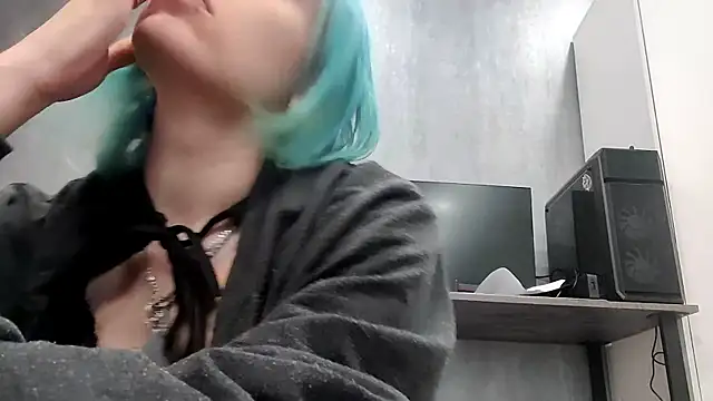 ZolaCoonradt's Live Chat Room