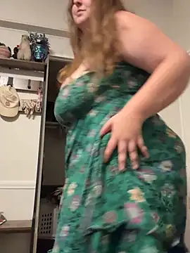 Caligirl9895's Live Chat Room