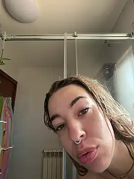 lunavelveett's Live Chat Room