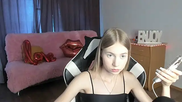 ModelPi's Live Sex Cam Show