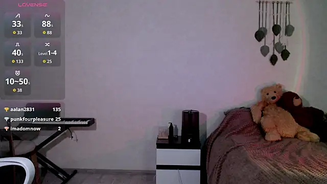 ember_lune's Live Chat Room