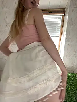 Chat soba uživo modela BellaSwan-