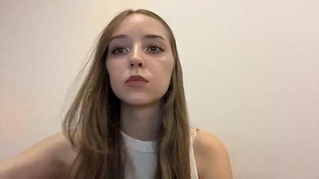 lunarleya Live chatroom