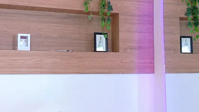 ห้องแชทสดของ MikaellaFoxx