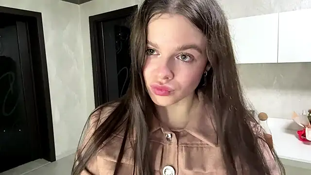 Nebula_Veratti Adlı Modelin Canlı Sohbet Odası