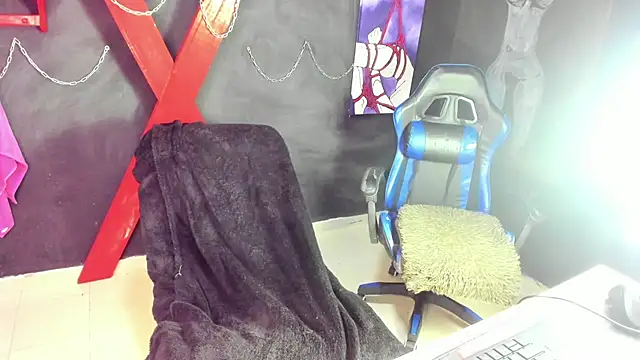Онлайн чат AlanaRoseeX