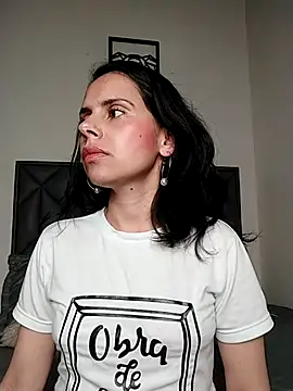 Bianca_Vibe – Naživo chatovacia miestnosť