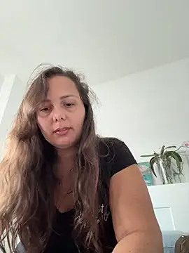 bellag825's Live Chat Room