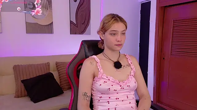 חדר צ'אט בשידור חי של charlotte_rioz