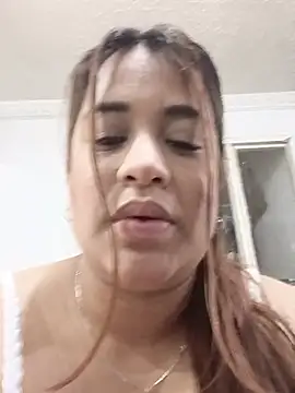 Arya_Gomez – live chatrum
