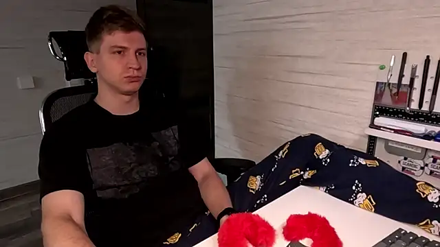 Einar_Nut: онлайн-секс-шоу