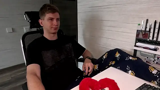 Seks show uživo modela Einar_Nut na kameri