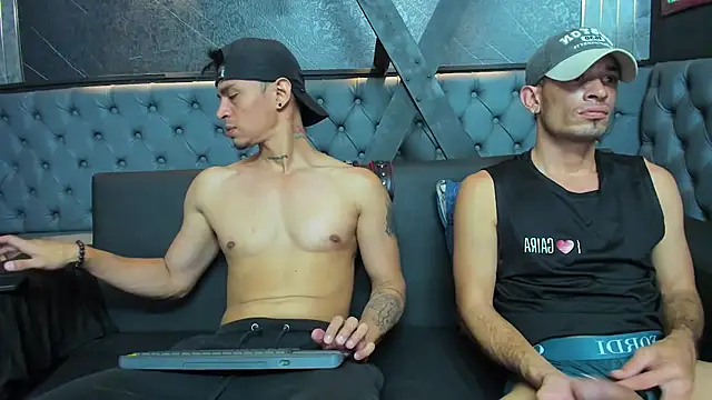 Brandon_Bless Live Sex Cam-Show