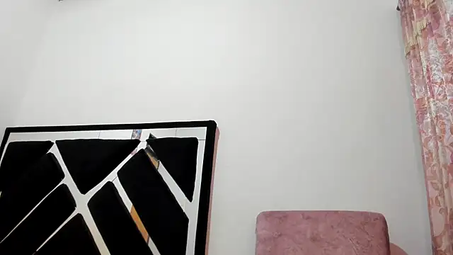 TrinityJames_ чат на живо