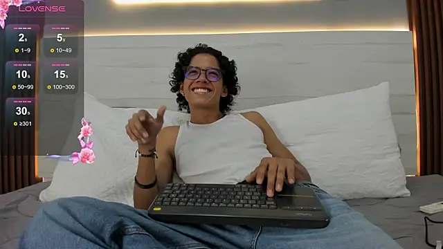 Travis_black_ Webcam show