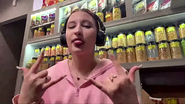 SuzanMoote 现场聊天室