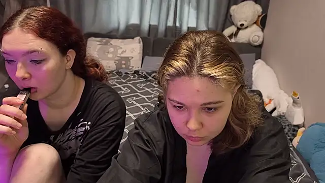 Show webcam porno en direct de LunarCouple_