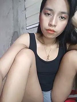 kylieathena Adlı Modelin Canlı Sohbet Odası
