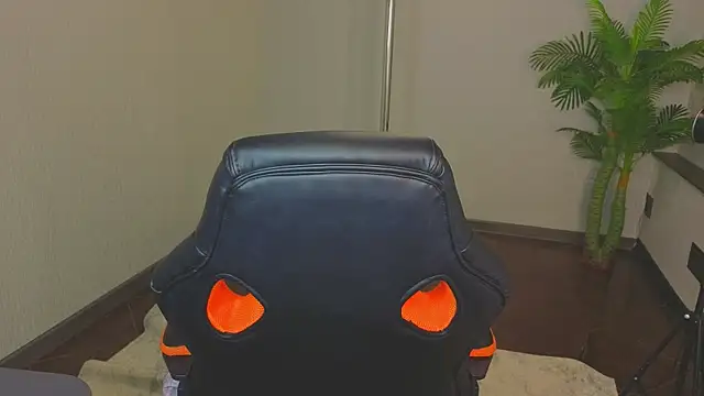 PINCHY_BABY élő chatszobája