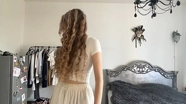 ShyandSkinnyAlice – live chatrum