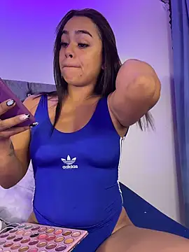 Aliceroys__n Live chat-huone