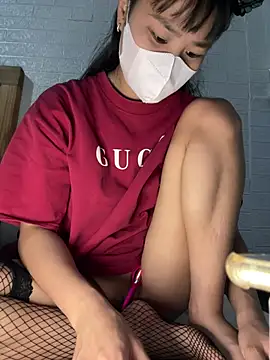 חדר צ'אט בשידור חי של Bemi3_sexyy