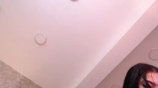 Adriana_Paul 现场聊天室