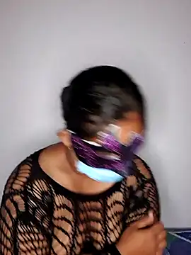 SerenaVale লাইভ চ্যাট রুম