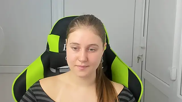 ViolaSecret Adlı Modelin Canlı Sohbet Odası