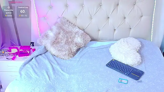 Chat soba uživo modela celesteebluee