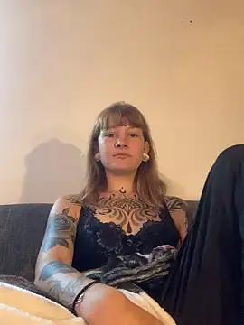 Lea-Marie Adlı Modelin Canlı Sohbet Odası