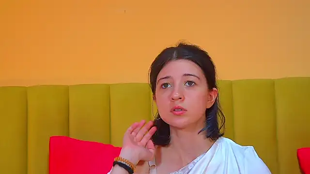 AnneAvelin's Live Chat Room