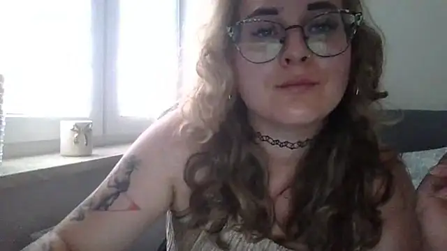 Pokój czatu na żywo – LucyTease