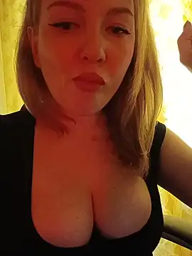 Онлайн чат Katy_Brie