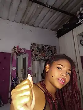 LittleCataleya Adlı Modelin Canlı Sohbet Odası