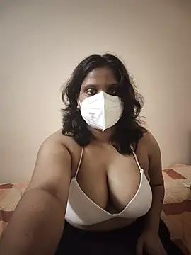 Tasty_Bunnyy 现场聊天室