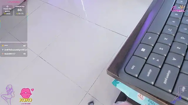 BellaVibe_'s Live Chat Room
