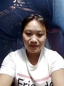 Lan-oanh Live Chatraum