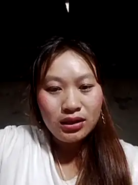 Chat soba uživo modela Lan-oanh