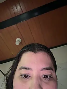 Lily_Valencia Adlı Modelin Canlı Sohbet Odası