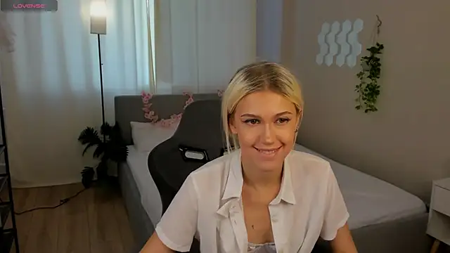 ChloexBarbie's Live Sex Cam Show