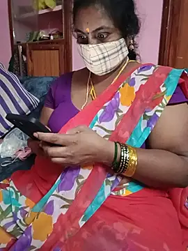 Tamil-lakhmi's Live Chat Room