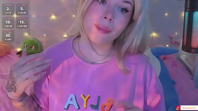 AhegaoWaifu – Naživo chatovacia miestnosť