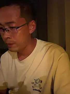 HHAA1992 Live Sex Cam-Show