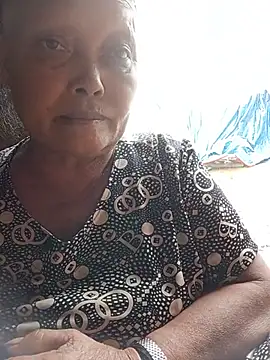 Single-M0m69 লাইভ চ্যাট রুম
