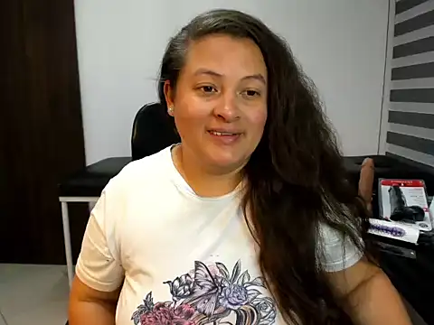 غرفة دردشة SaraThonson_ المباشرة