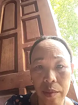 ห้องแชทสดของ lylai18