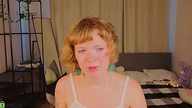 VioletDesiree Adlı Modelin Canlı Sohbet Odası
